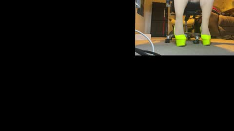 Snapshot of lexusrosexxx chatting on 11/19/25, 09:31 lexusrosexxx online show from 11/19/25, 09:31