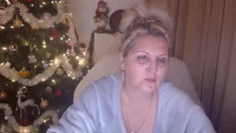 Snapshot of lexxa_blond chatting on 12/14/25, 09:08 Hannah online show from 12/14/25, 09:08