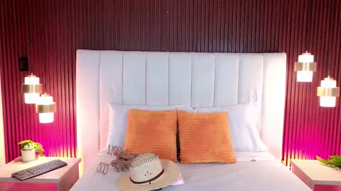 Snapshot of lexxi_gb chatting on 10/31/25, 04:02 lexxi_gb online show from 10/31/25, 04:02