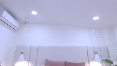 Snapshot of lexxi_gb chatting on 11/19/25, 03:50 lexxi_gb online show from 11/19/25, 03:50