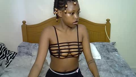 Snapshot of lexy_naughty chatting on 11/29/25, 09:12 lexy online show from 11/29/25, 09:12