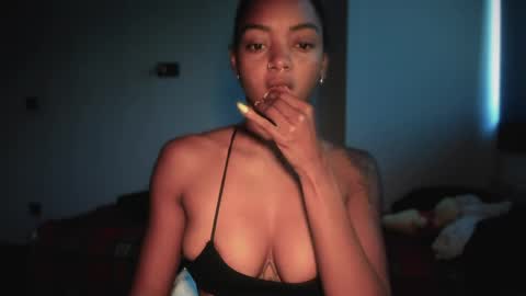Snapshot of lexy_squirt_queen chatting on 04/18/26, 12:42 LEXY - Independent account online show from 04/18/26, 12:42