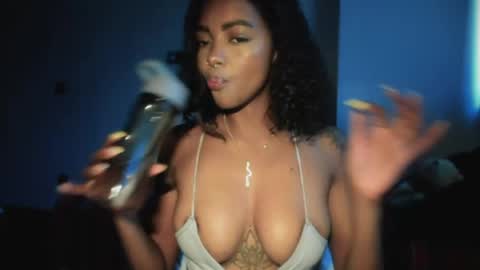 Snapshot of lexy_squirt_queen chatting on 04/27/26, 12:47 LEXY - Independent account online show from 04/27/26, 12:47