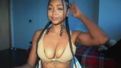 Snapshot of lexy_squirt_queen chatting on 05/31/26, 10:22 LEXY - Independent account online show from 05/31/26, 10:22