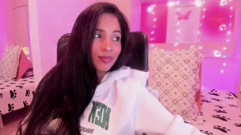 L I A  online show from 10/11/25, 04:01