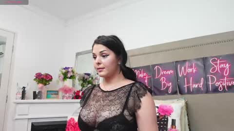 Snapshot of lexyrene chatting on 06/04/26, 11:38 Adina online show from 06/04/26, 11:38