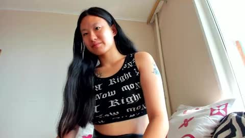 Leya online show from 06/10/26, 04:01