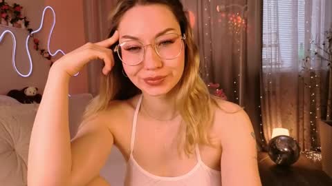 Lily online show from 04/10/26, 05:01