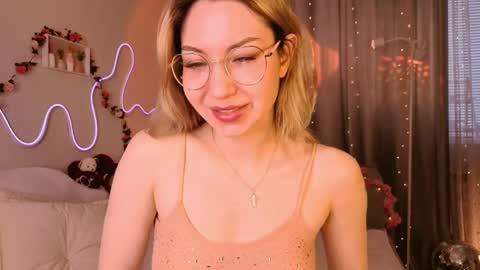 Lily online show from 04/11/26, 07:45