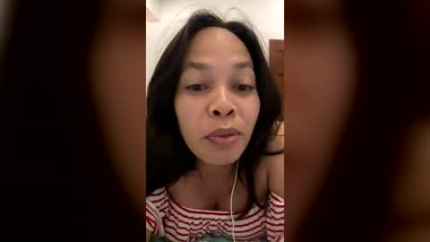 Snapshot of leyanne986106 chatting on 06/18/26, 12:53 leyanne986106 online show from 06/18/26, 12:53