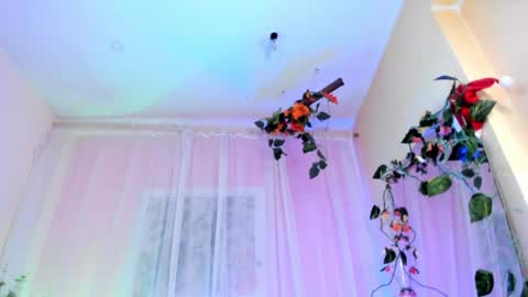 Snapshot of leyla_collins chatting on 12/31/24, 08:15 online show from 12/31/24, 08:15