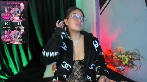 Snapshot of leyla_collins chatting on 01/09/25, 08:13 online show from 01/09/25, 08:13