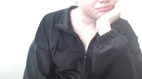 Leyla online show from 05/14/26, 06:53