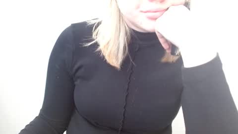Leyla online show from 05/30/26, 06:32