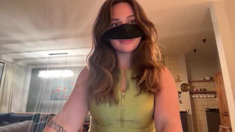 Leyla online show from 09/13/25, 04:51