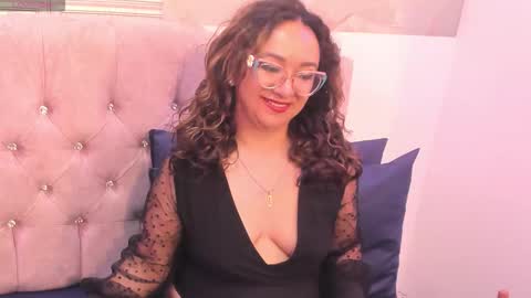 Leyla smithh online show from 10/12/25, 01:32