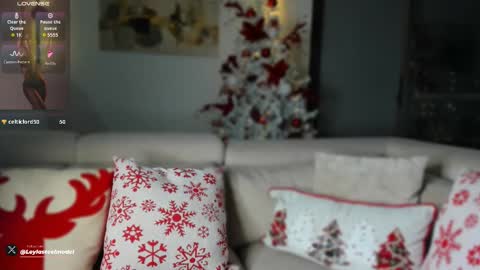 INSTA leylasteel model         online show from 12/15/25, 11:09