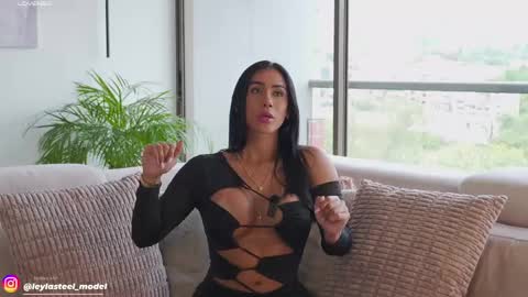 Snapshot of leyla_steel chatting on 05/13/26, 04:48 INSTA leylasteel model online show from 05/13/26, 04:48