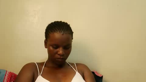 Snapshot of leylacuty13 chatting on 04/05/26, 10:01 leylacuty13 online show from 04/05/26, 10:01