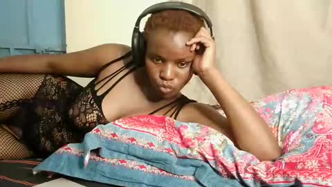 Snapshot of leylacuty13 chatting on 04/16/26, 09:39 leylacuty13 online show from 04/16/26, 09:39