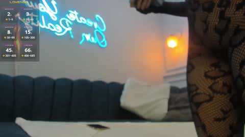 Snapshot of leylarusso chatting on 03/22/26, 11:24 Leyla online show from 03/22/26, 11:24