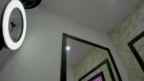 Snapshot of leylarusso chatting on 03/31/26, 11:21 Leyla online show from 03/31/26, 11:21