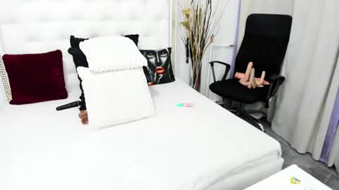 leyla online show from 01/08/25, 08:27