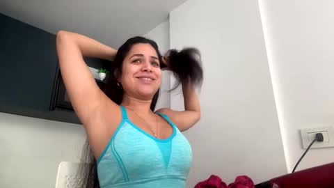 Snapshot of leynaqueen chatting on 04/13/26, 06:13 Leyna online show from 04/13/26, 06:13
