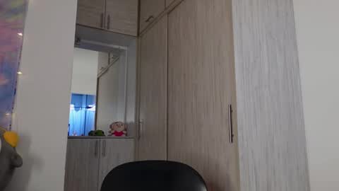 Snapshot of leyre_lerr chatting on 03/28/26, 04:39 Jessica online show from 03/28/26, 04:39