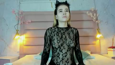 LEZY online show from 09/28/25, 07:30