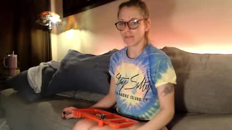 Snapshot of lezzrene chatting on 12/05/24, 05:15 Hornystonerchick online show from 12/05/24, 05:15