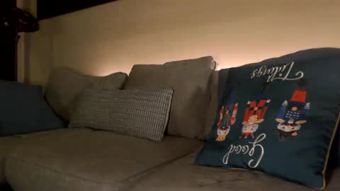 Snapshot of lezzrene chatting on 12/11/24, 05:53 Hornystonerchick online show from 12/11/24, 05:53