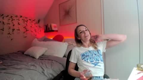 Snapshot of lezzrene chatting on 02/25/25, 01:20 Hornystonerchick online show from 02/25/25, 01:20