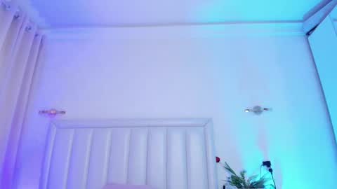 Snapshot of li_baby chatting on 03/15/26, 06:08 Shaya MILKY BOOBS online show from 03/15/26, 06:08