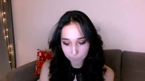 Snapshot of li_noen chatting on 01/11/25, 01:37 Li  online show from 01/11/25, 01:37