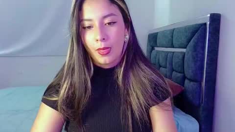 Lia  online show from 10/23/25, 04:50