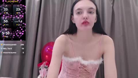 Lia online show from 02/12/25, 10:04