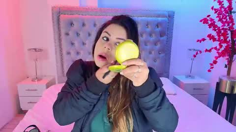 Snapshot of lia_adamsss chatting on 11/05/25, 03:28 Lia online show from 11/05/25, 03:28