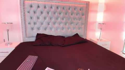 Snapshot of lia_adamsss chatting on 11/25/25, 02:33 Lia online show from 11/25/25, 02:33