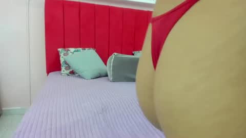 lia_cherryx online show from 06/18/26, 12:00