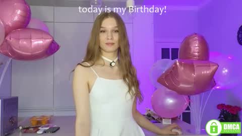 Lia  online show from 10/25/25, 04:35