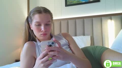 Lia  online show from 03/27/26, 10:15