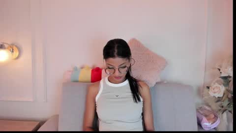 Snapshot of lia_girl2 chatting on 02/01/25, 11:21 Lia online show from 02/01/25, 11:21