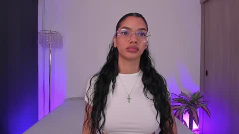 Snapshot of lia_girl2 chatting on 07/25/26, 03:15 Lia online show from 07/25/26, 03:15