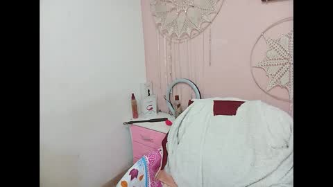 Lia online show from 12/10/24, 11:00