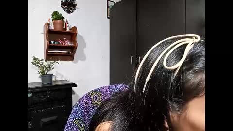 Lia online show from 02/10/25, 05:14