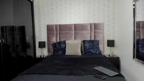 Snapshot of lia_johnnson chatting on 12/18/25, 05:57 Lia online show from 12/18/25, 05:57