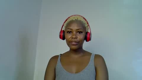 Snapshot of lia_jupiter1 chatting on 10/22/25, 05:24 lia online show from 10/22/25, 05:24