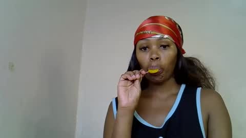 Snapshot of lia_jupiter1 chatting on 11/17/25, 04:57 lia online show from 11/17/25, 04:57