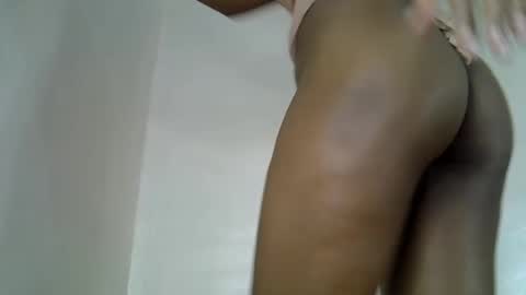 Snapshot of lia_jupiter1 chatting on 11/26/25, 04:52 lia online show from 11/26/25, 04:52